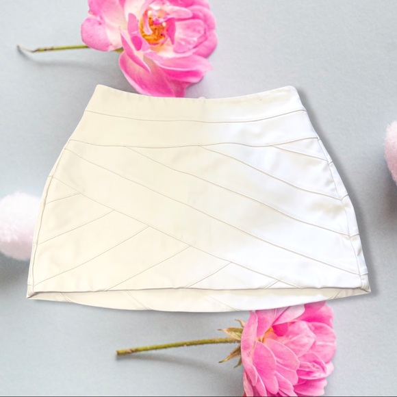 Express White Mini Skirt Size 00 - Picture 1 of 8
